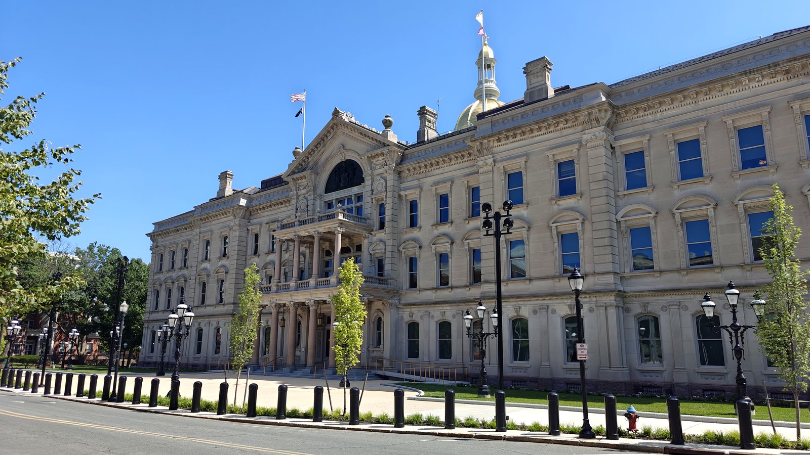 New Jersey State House in Trenton used as a sample news image